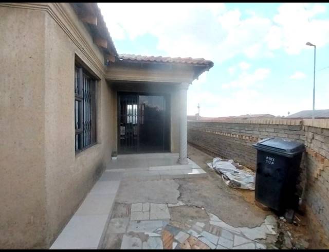 1 BEDROOM HOUSE FOR SALE IN PIMVILLE